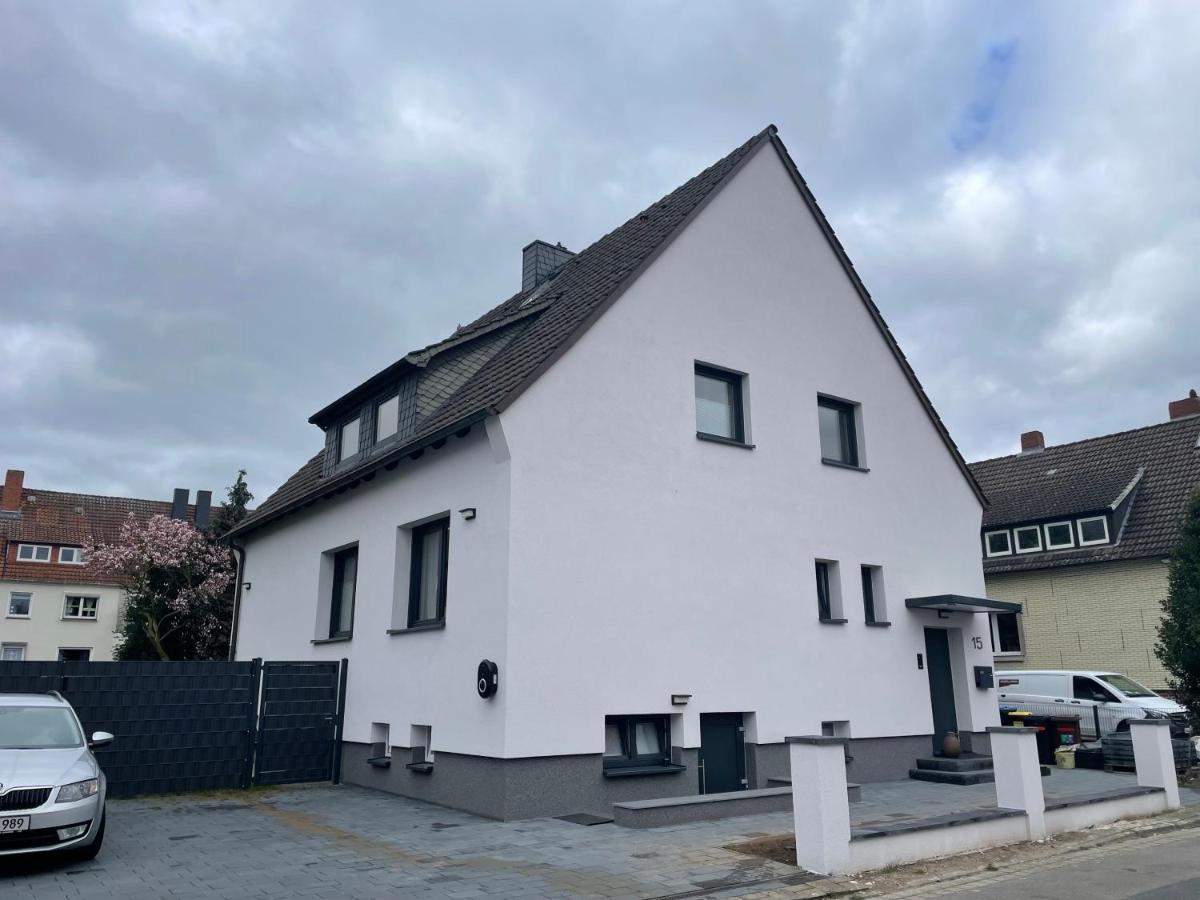 80qm - 4 - Private Parking - Keller-basement - Mallibase Apartment *